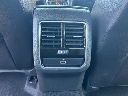 Used 2018 Volkswagen Passat GT FWD image 30