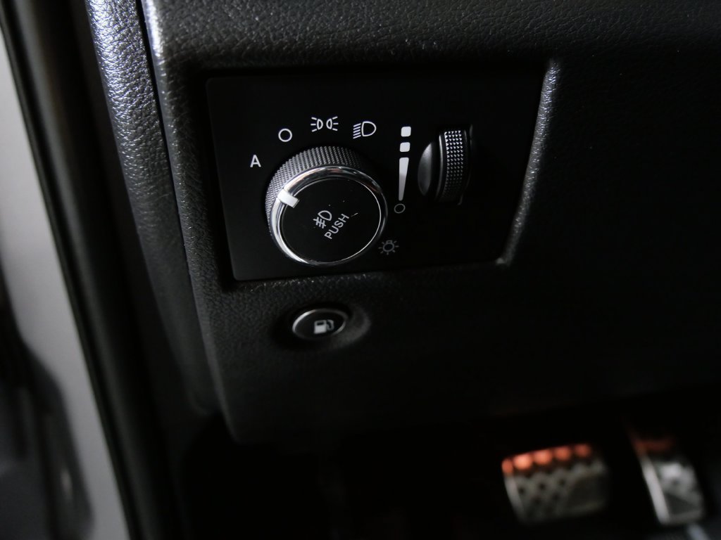 Used 2020 Jeep Grand Cherokee High Altitude AWD/4WD image 16