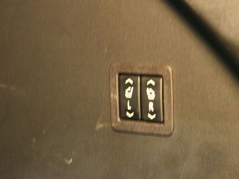 Used 2023 Buick Enclave Avenir w/ Trailering Package, 5000 lbs. image 18