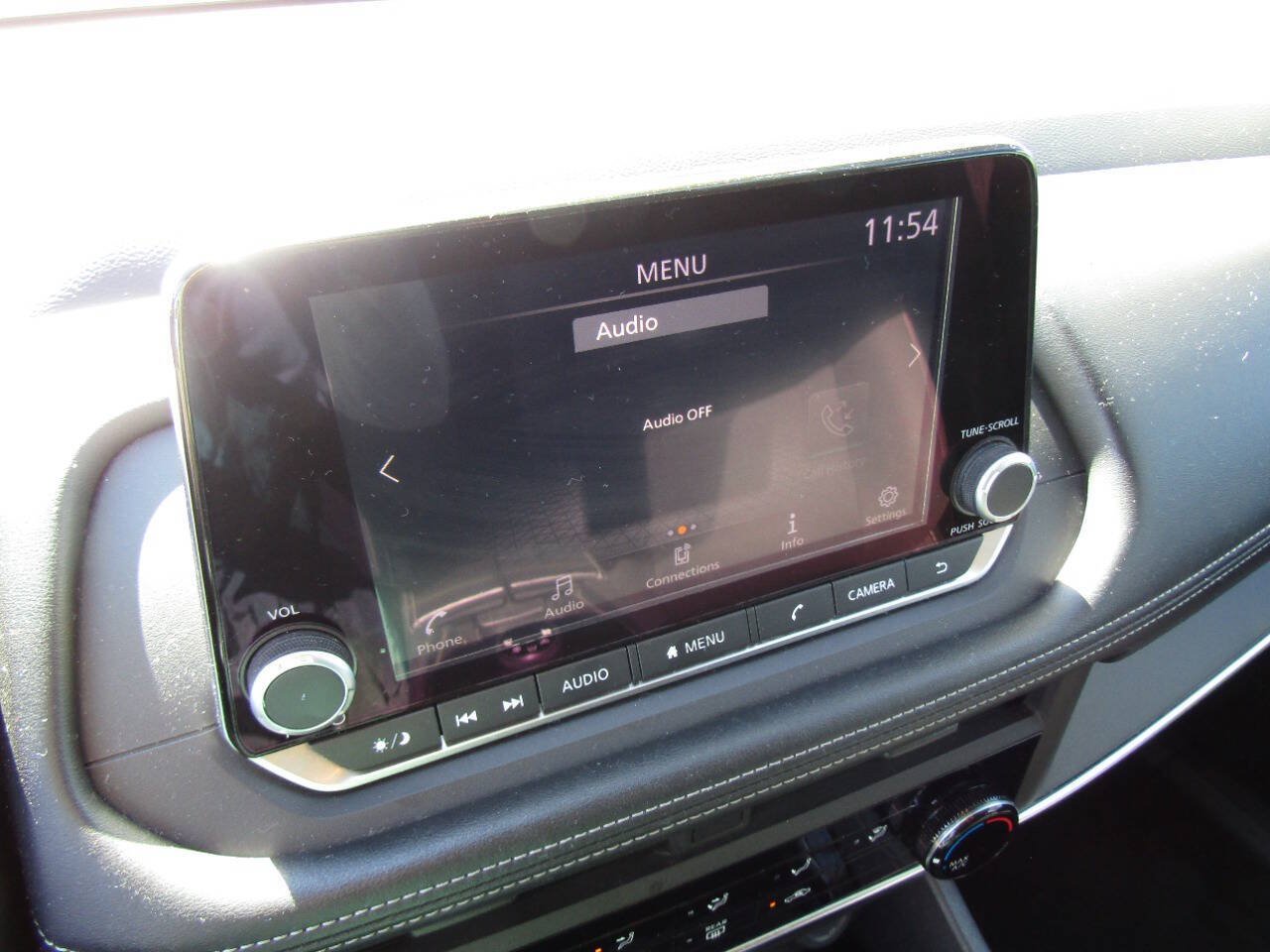 Used 2024 Nissan Rogue S AWD/4WD image 14