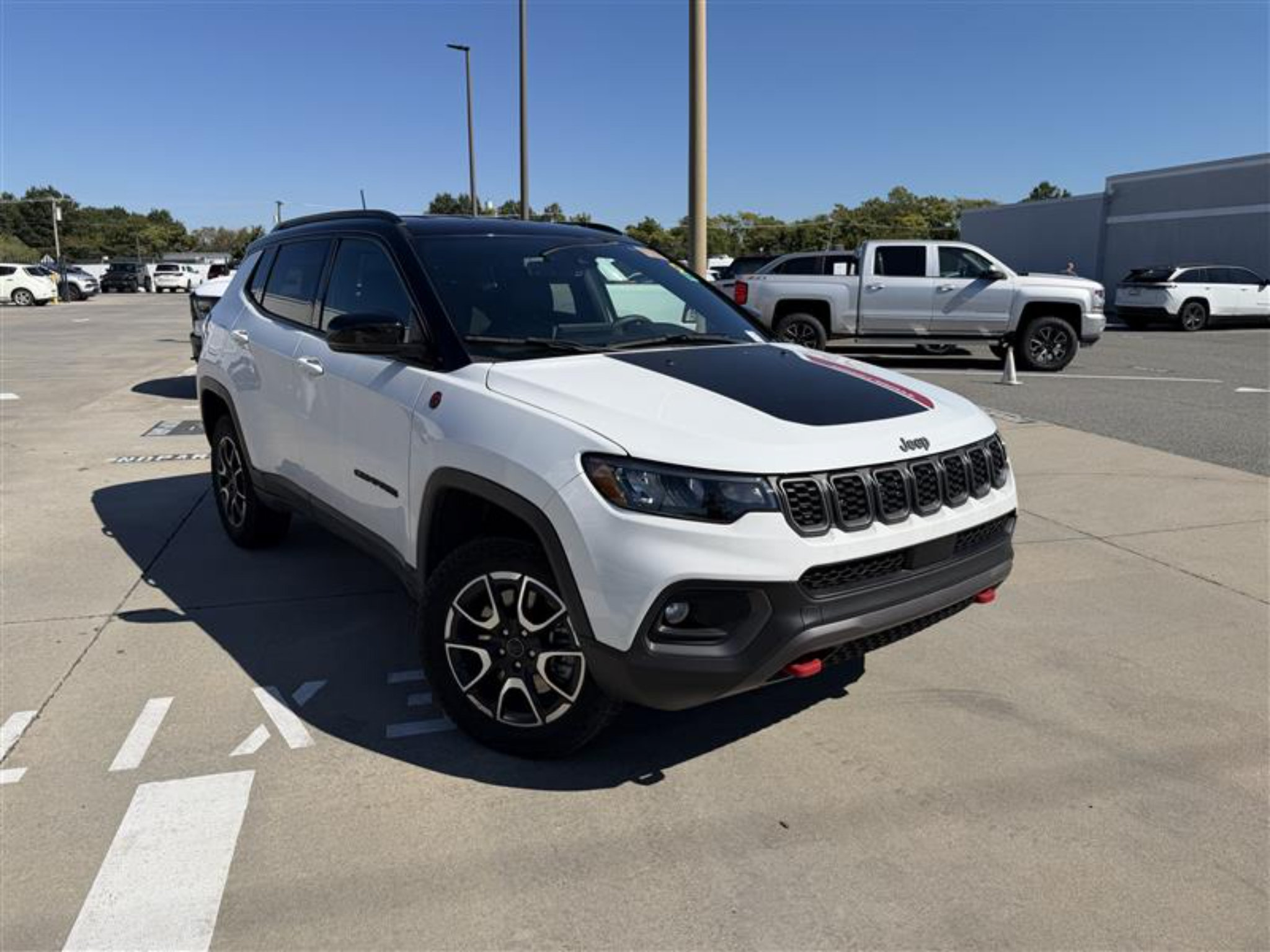 Certified 2025 Jeep Compass Trailhawk AWD/4WD image 8