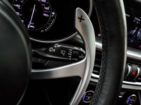 Used 2023 Alfa Romeo Stelvio Veloce image 35