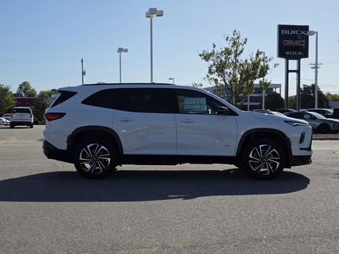 New 2026 Buick Enclave Sport Touring w/ Power Package image 8