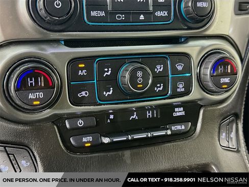 Used 2018 Chevrolet Suburban LT image 15