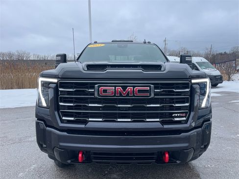 Used 2025 GMC Sierra 2500 AT4 w/ AT4 Premium Plus Package image 8
