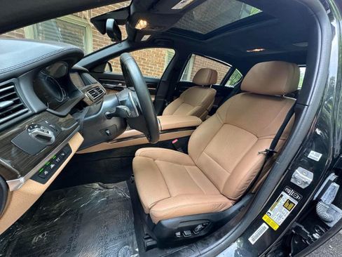 Used 2014 BMW 750Li RWD image 25