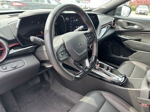 Used 2025 Chevrolet Trax RS w/ Driver Confidence Package FWD image 14