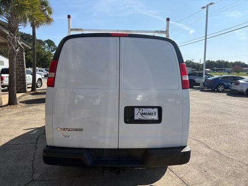 Used 2021 Chevrolet Express 2500 w/ Driver Convenience Package RWD image 5