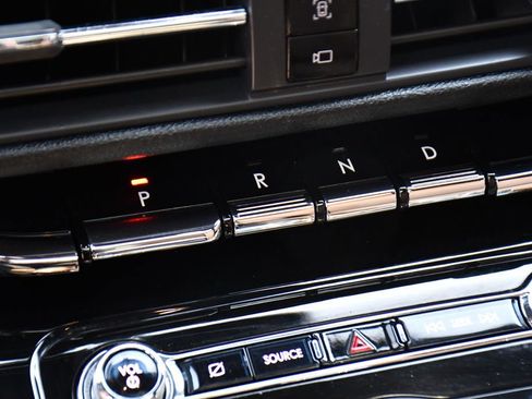 Used 2021 Lincoln Corsair Reserve w/ Equipment Group 201A image 28