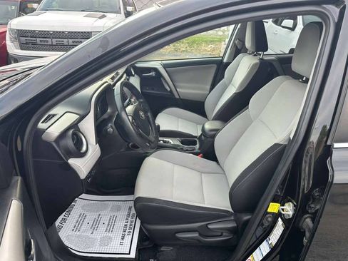 Used 2018 Toyota RAV4 XLE w/ Plus Extra Value Package AWD/4WD image 10