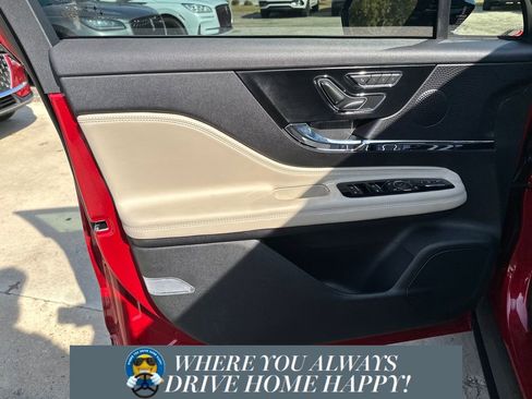 New 2026 Lincoln Corsair Premiere image 10