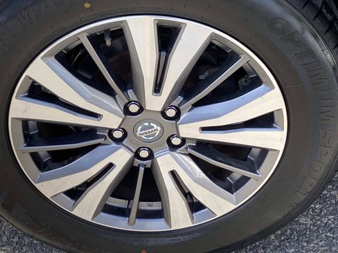 Used 2020 Nissan Pathfinder SV AWD/4WD image 21
