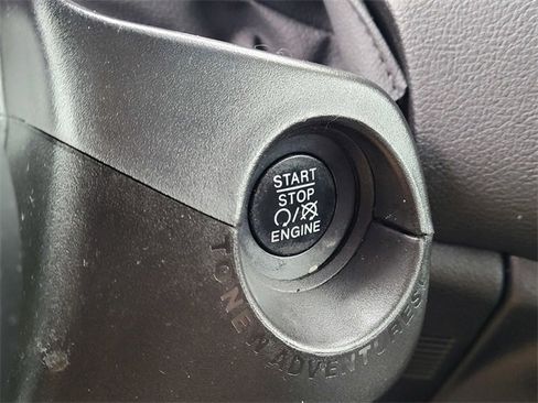 Used 2021 Jeep Renegade Latitude w/ Convenience Group image 18