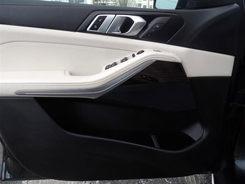Used 2020 BMW X5 xDrive40i w/ Premium Package AWD/4WD image 29