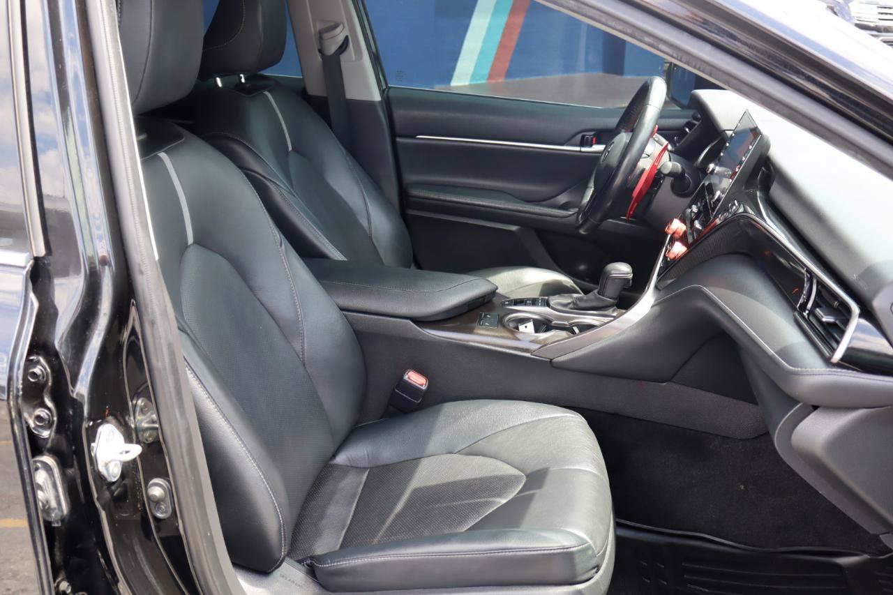 Used 2021 Toyota Camry XSE FWD image 14