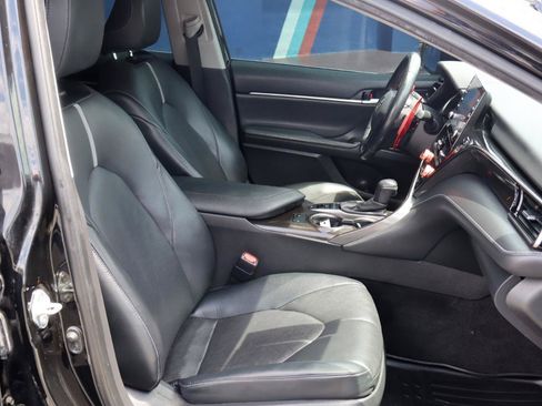 Used 2021 Toyota Camry XSE FWD image 14