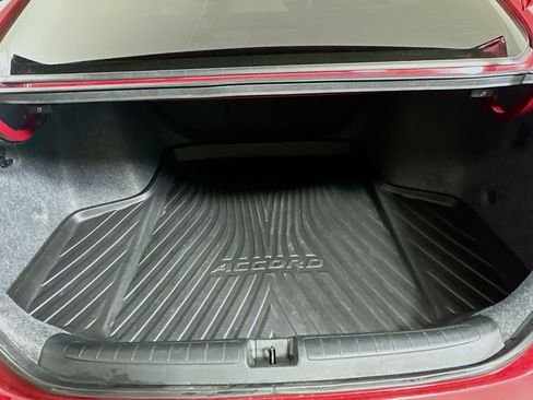 Used 2018 Honda Accord Touring image 28