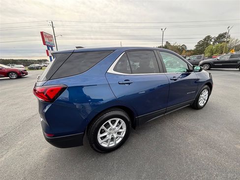 Used 2022 Chevrolet Equinox LT w/ Driver Convenience Package image 6