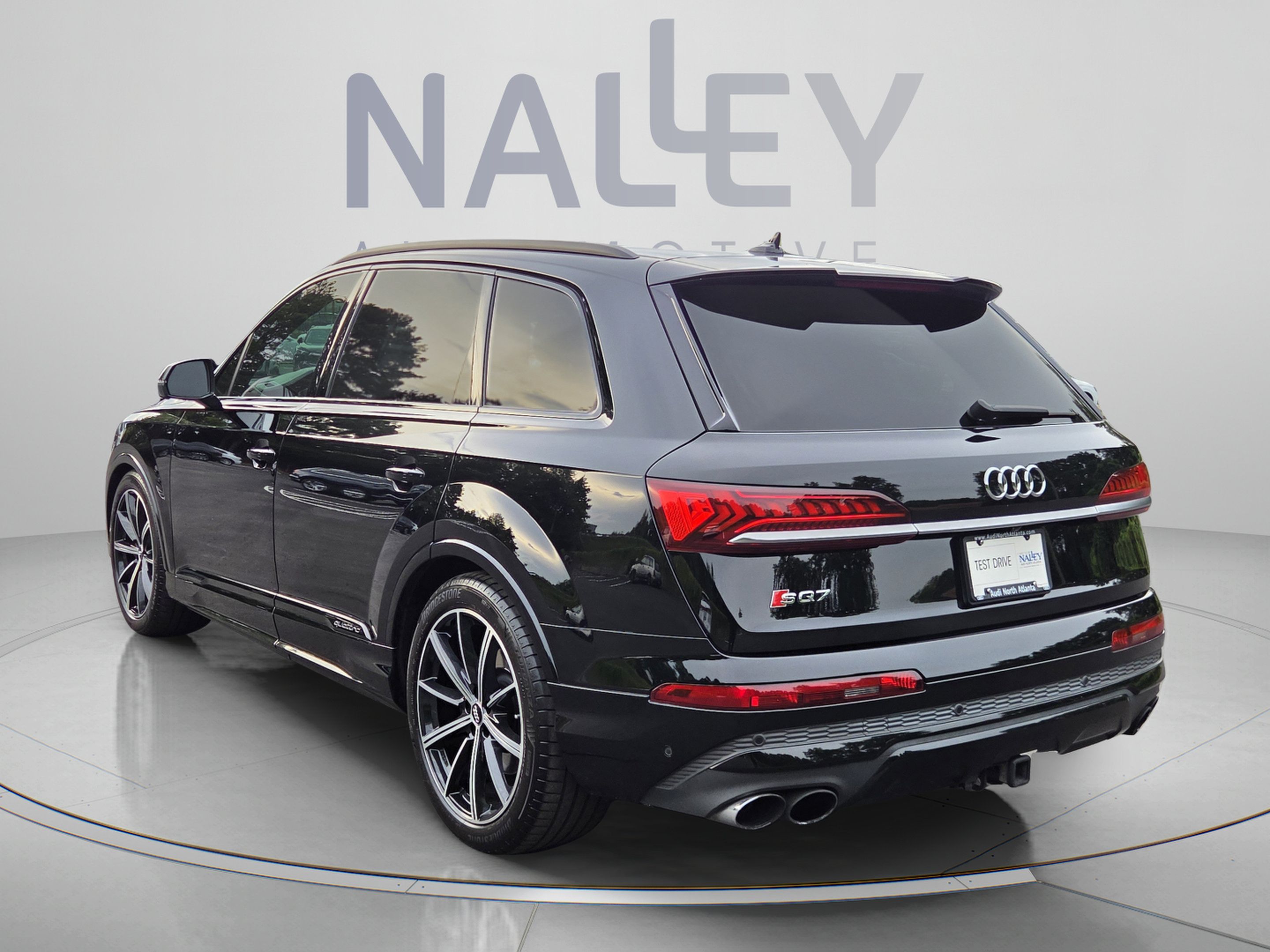 Used 2021 Audi SQ7 Premium Plus w/ Executive Package AWD/4WD image 3