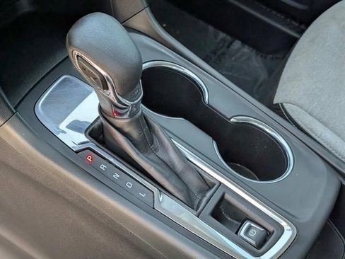 Used 2022 Chevrolet Equinox LT image 24