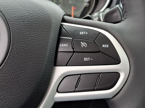 Used 2022 Jeep Cherokee Latitude w/ Sun & Sound Group image 26