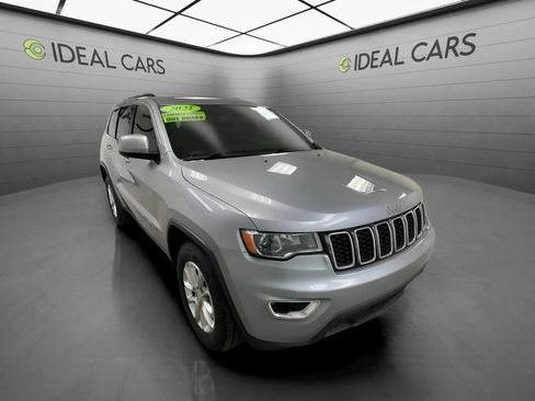 Used 2021 Jeep Grand Cherokee Laredo RWD image 3