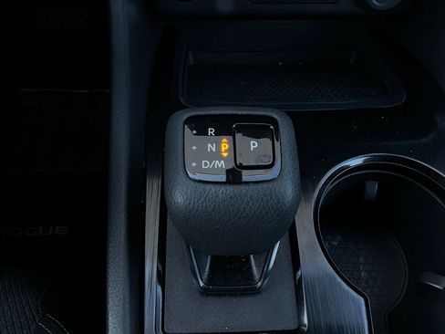 Used 2025 Nissan Rogue SV image 24