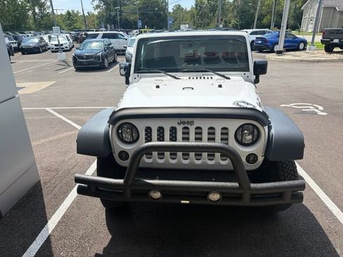 Used 2017 Jeep Wrangler Unlimited Sport w/ Connectivity Group AWD/4WD image 2
