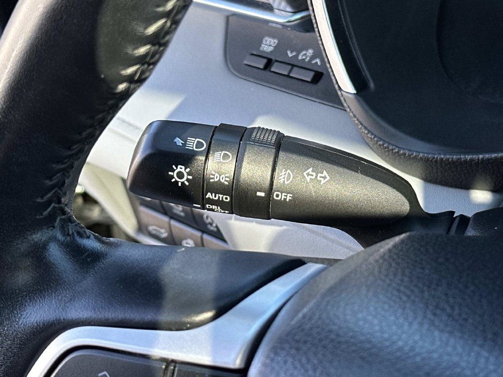 Used 2023 Toyota Highlander Platinum FWD image 35