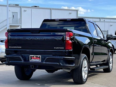 Used 2025 Chevrolet Silverado 1500 Custom image 4