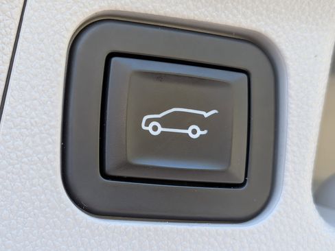 Certified 2017 GMC Acadia SLT FWD image 17