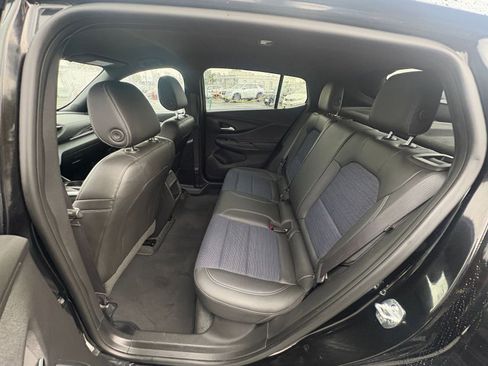 Used 2025 Buick Envista Preferred FWD image 24