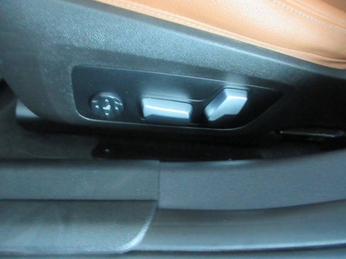 Used 2023 BMW 330i Sedan w/ Driving Assistance Package RWD image 8