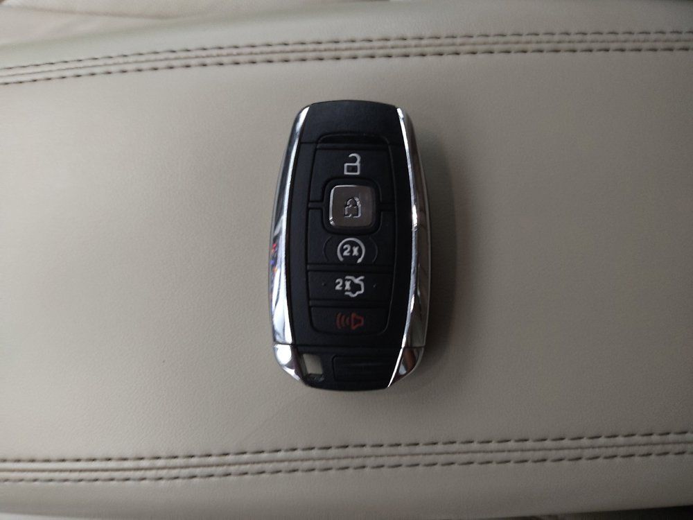 Used 2017 Lincoln MKC Reserve FWD image 32