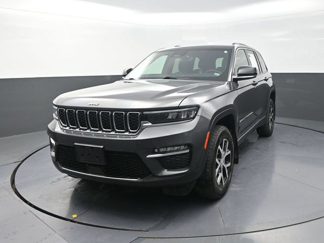 Used 2024 Jeep Grand Cherokee Limited AWD/4WD image 5