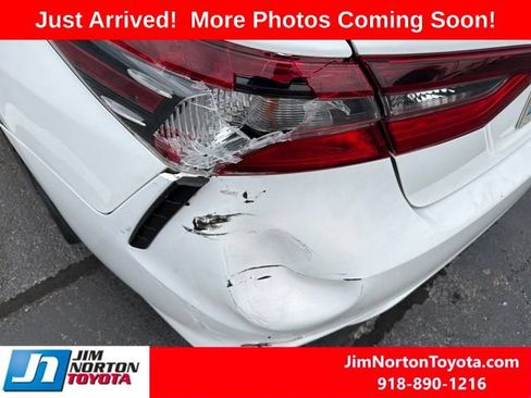 Used 2021 Toyota Camry SE FWD image 11
