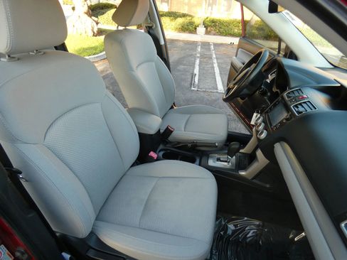 Used 2018 Subaru Forester 2.5i w/ Alloy Wheel Package image 30