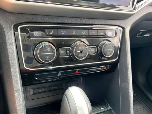 Used 2023 Volkswagen Atlas SEL R-Line AWD/4WD image 33