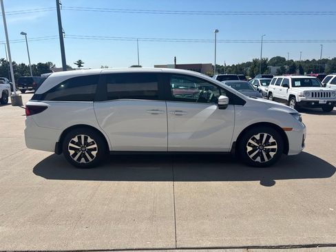 Certified 2026 Honda Odyssey EX-L image 4