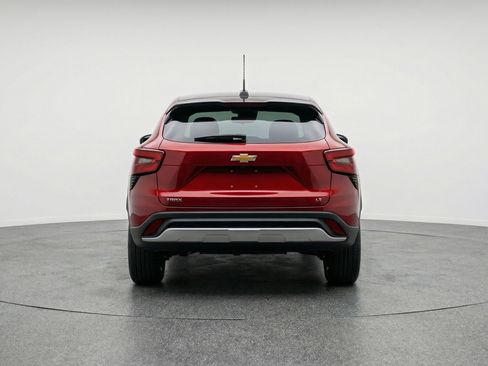 Used 2025 Chevrolet Trax LT w/ LT Convenience Package image 7