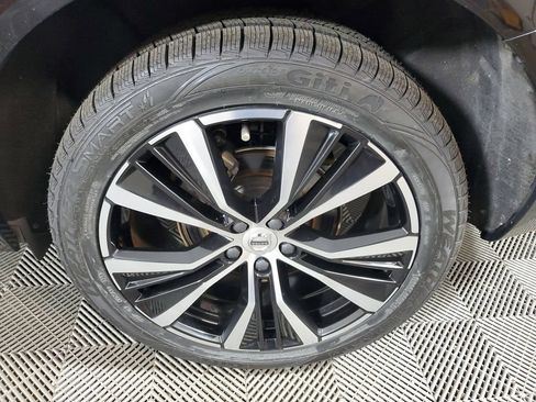 Certified 2024 Volvo XC60 B5 Plus w/ Protection Package AWD/4WD image 13