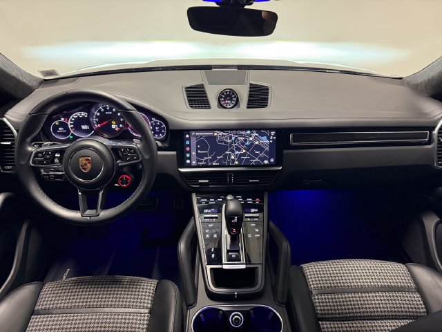 Certified 2023 Porsche Cayenne GTS AWD/4WD image 14