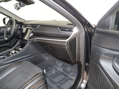 Used 2024 Jeep Grand Cherokee Altitude AWD/4WD image 41