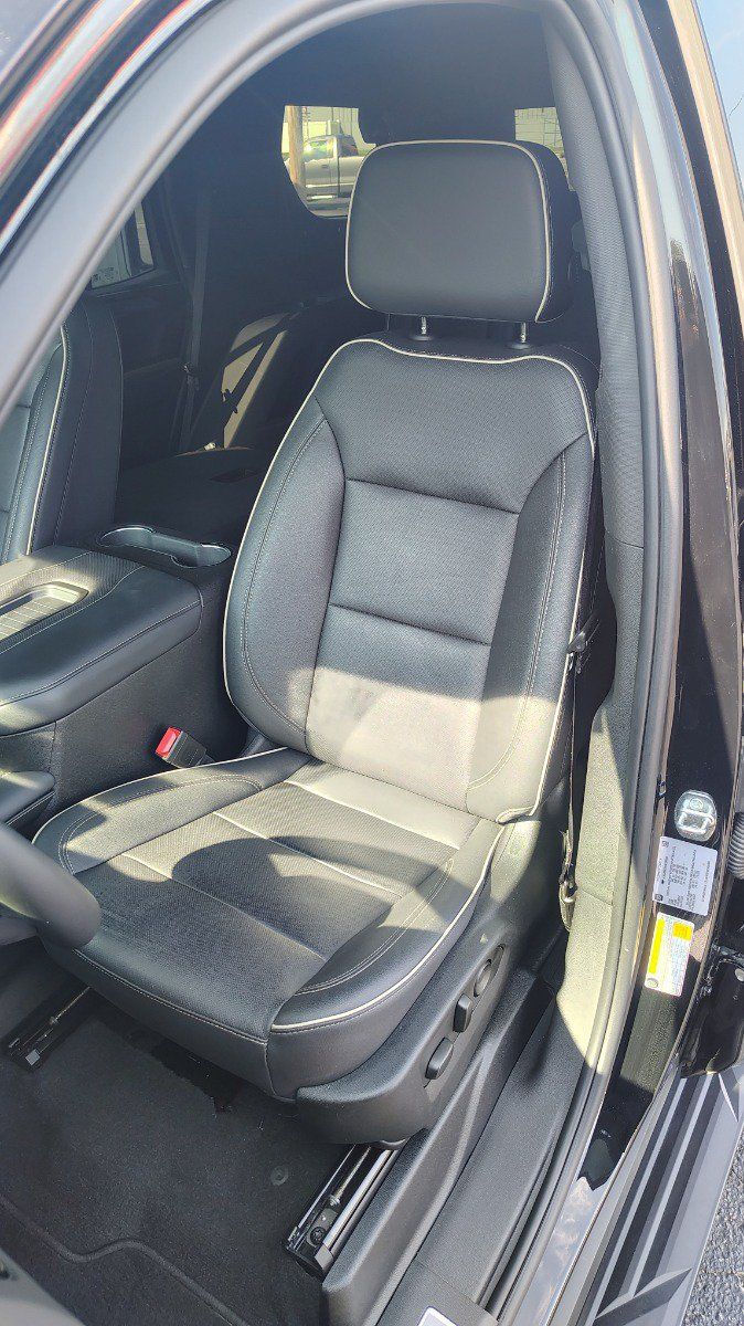 Used 2023 GMC Yukon SLT AWD/4WD image 18