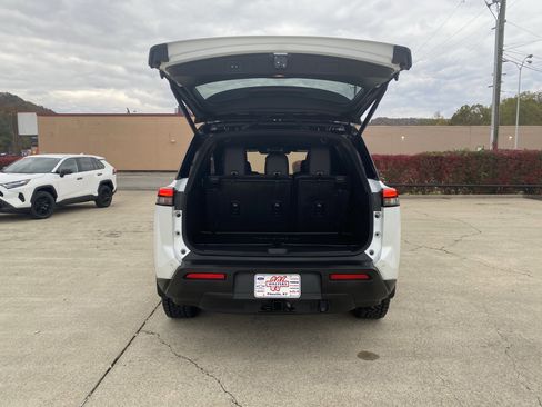 Used 2025 Nissan Pathfinder Rock Creek image 22