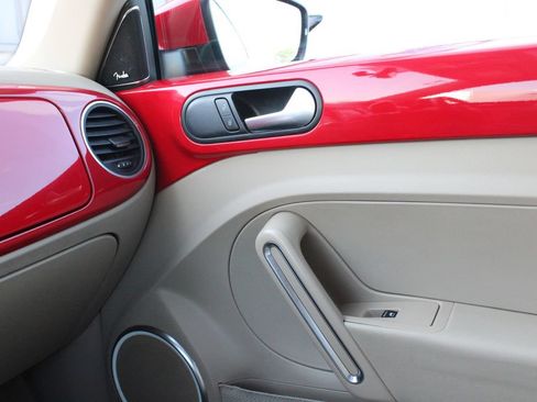 Used 2012 Volkswagen Beetle 2.5 FWD image 19