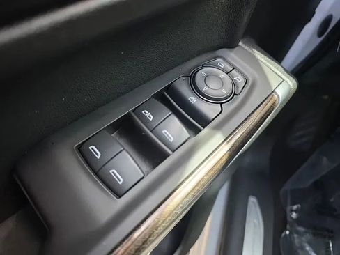 Used 2021 Chevrolet Silverado 1500 LT image 11