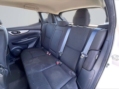 Used 2021 Nissan Rogue Sport S image 26