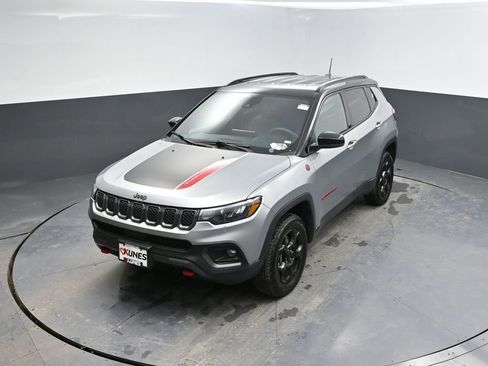 Used 2023 Jeep Compass Trailhawk image 24