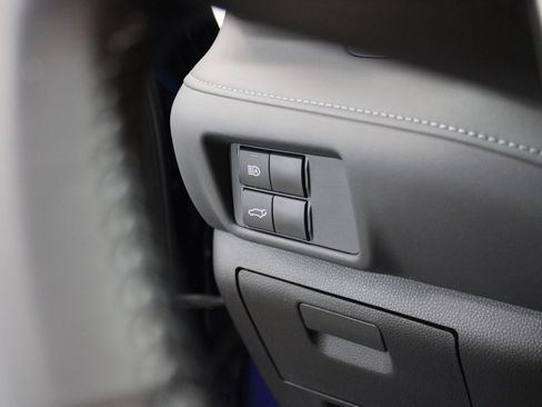 Used 2021 Toyota Highlander XLE image 33